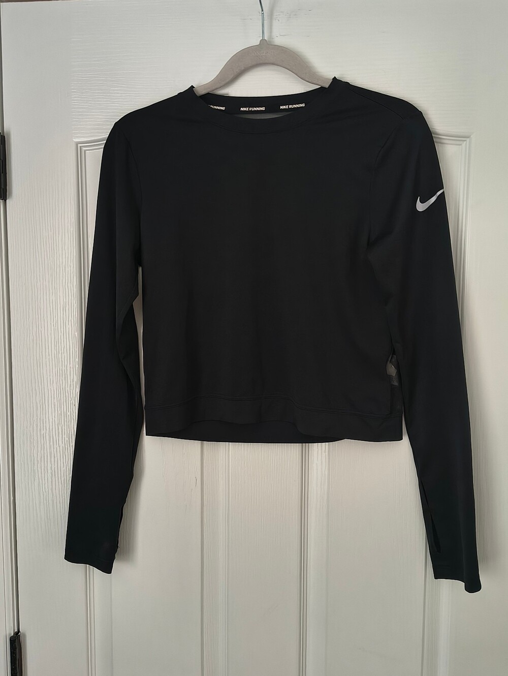 Nike Women’s Black Cropped Mesh Back Long-Sleeve Dri-FIT Training Top